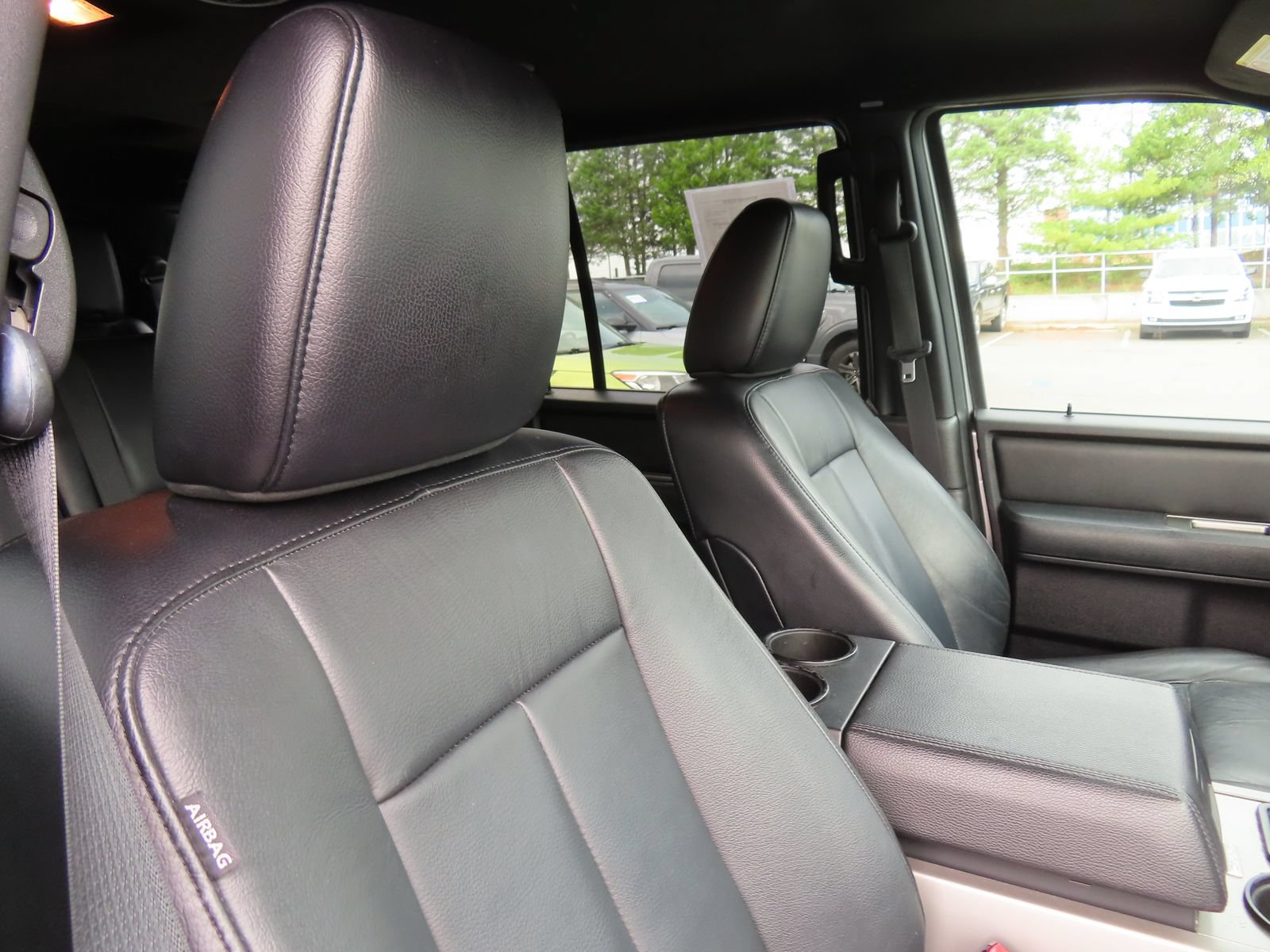 Used 2017 Ford Expedition XLT w/ Equipment Group 201A RWD image 31