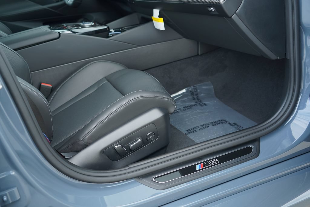 New 2027 BMW M5 Touring AWD/4WD image 20