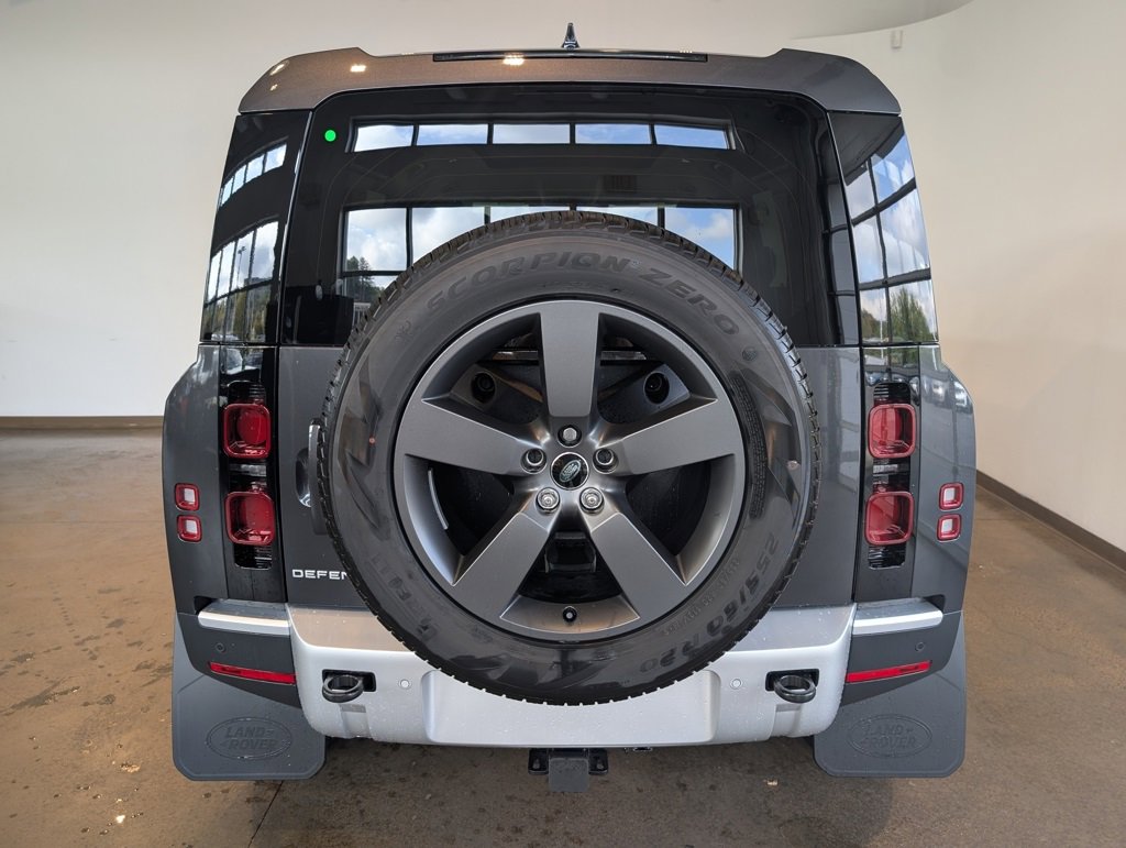 New 2025 Land Rover Defender 110 S image 4