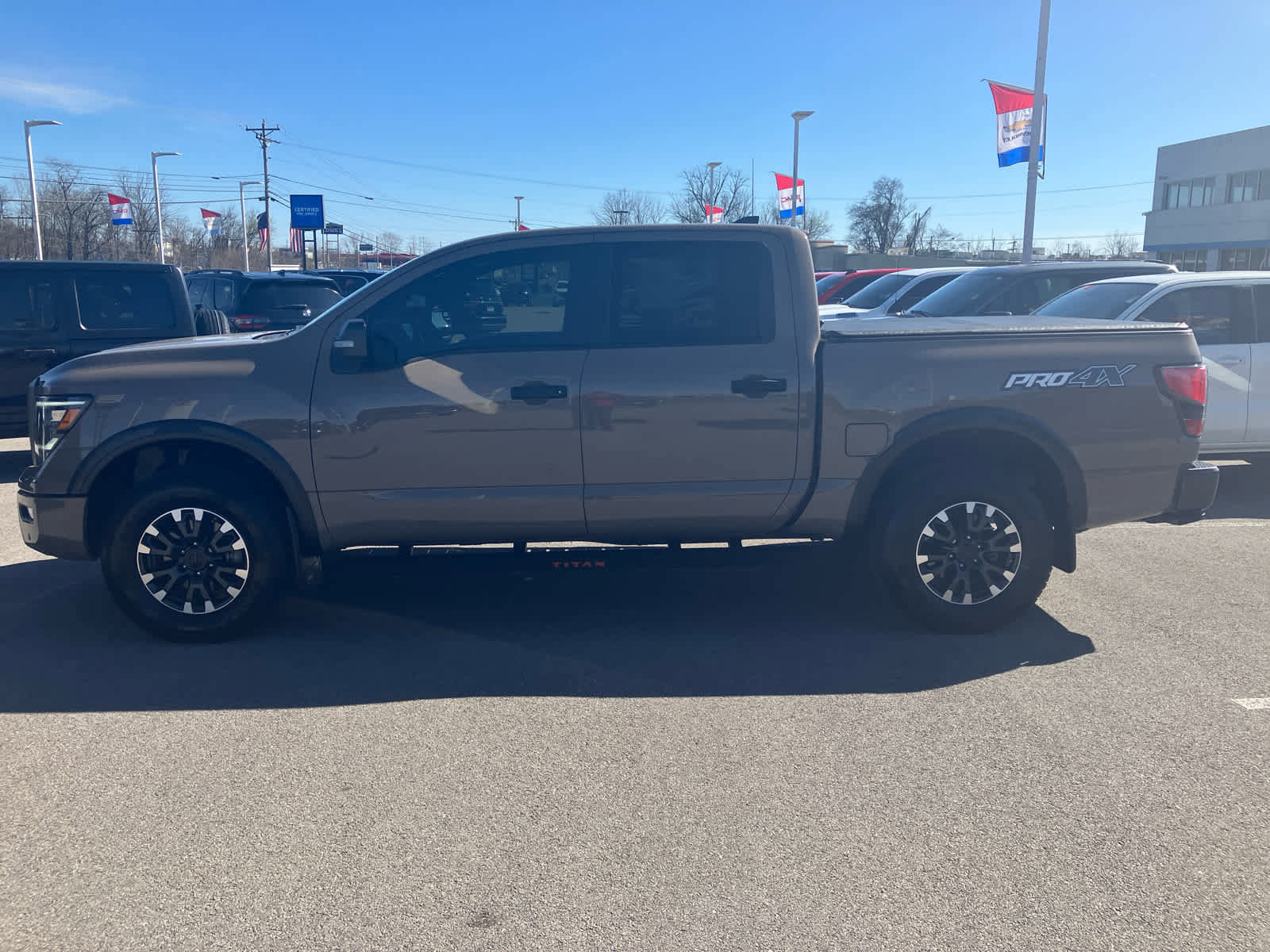 Used 2024 Nissan Titan PRO-4X w/ Pro-4x Convenience Package image 4