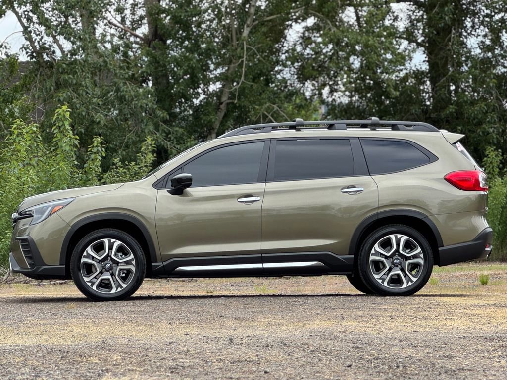 Used 2025 Subaru Ascent Touring w/ Popular Package #2 AWD/4WD image 4