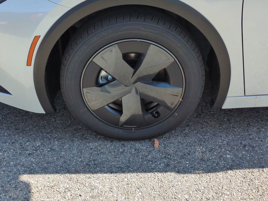 New 2026 Toyota Prius Plug-In Hybrid image 11