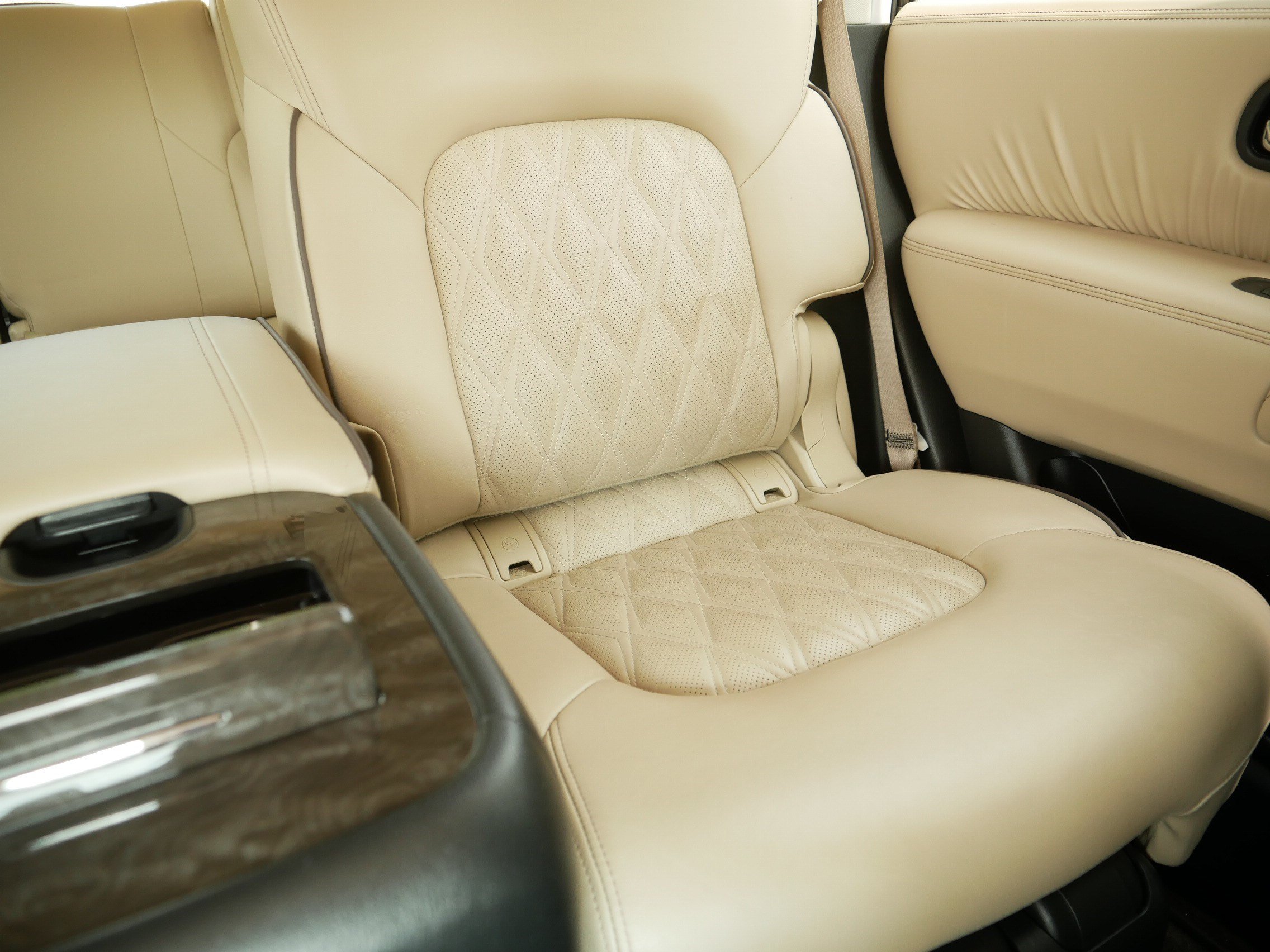 Certified 2024 Nissan Armada Platinum w/ Captain's Chairs Package AWD/4WD image 14