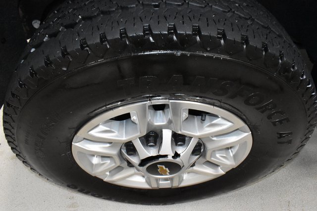 Used 2024 Chevrolet Silverado 2500 LT w/ Snow Plow Prep/Camper Package image 9