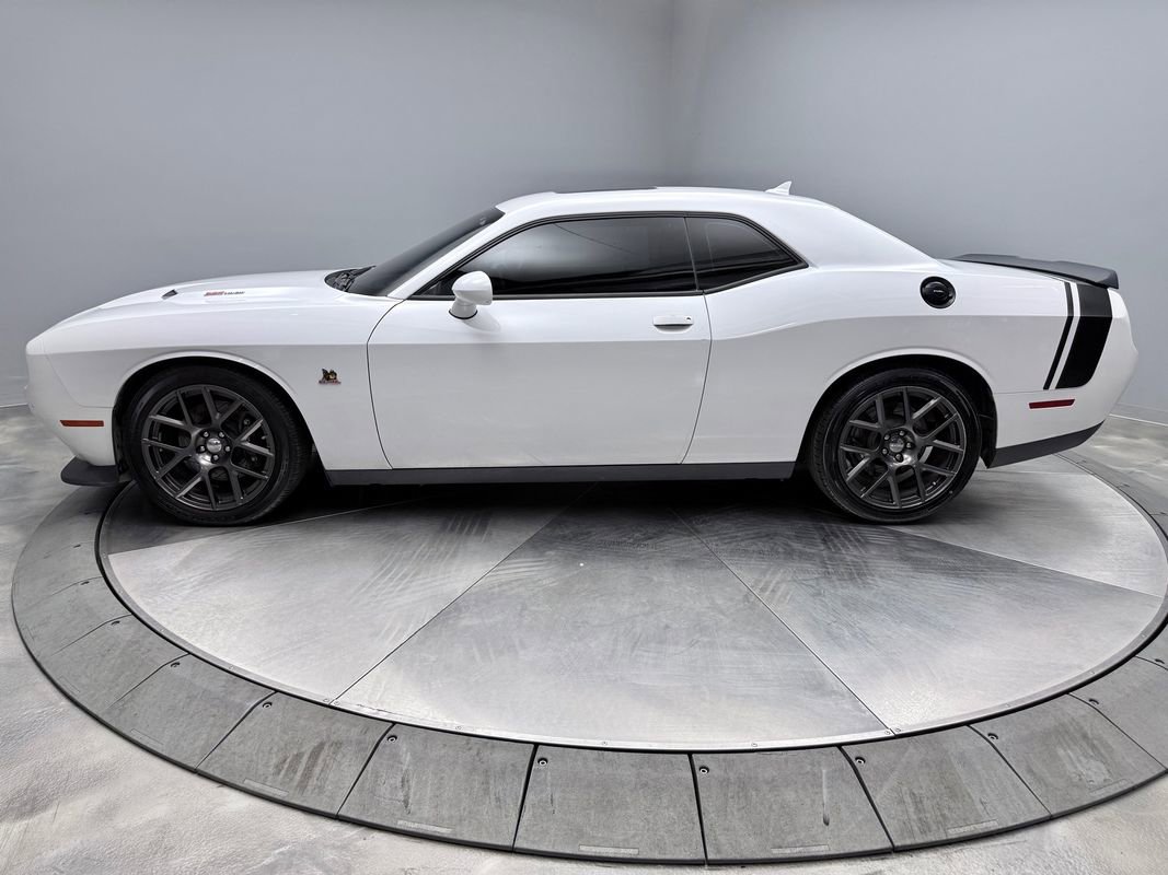 Used 2016 Dodge Challenger R/T Scat Pack w/ Leather Interior Group RWD image 8
