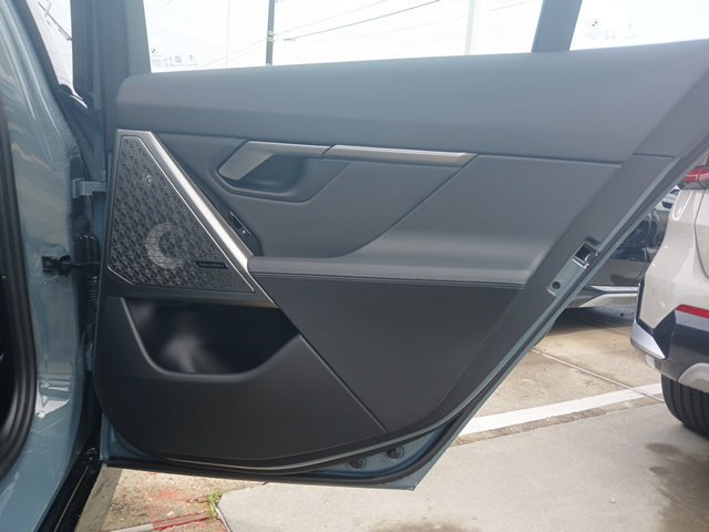 New 2026 BMW i5 M60 w/ Premium Package AWD/4WD image 11