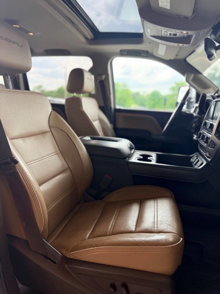 Used 2019 GMC Sierra 3500 Denali w/ Duramax Plus Package AWD/4WD image 18