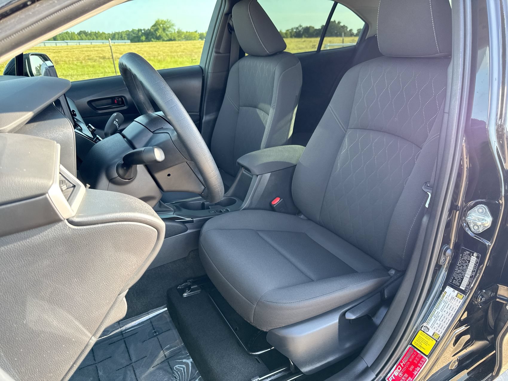 Used 2024 Toyota Corolla LE FWD image 11