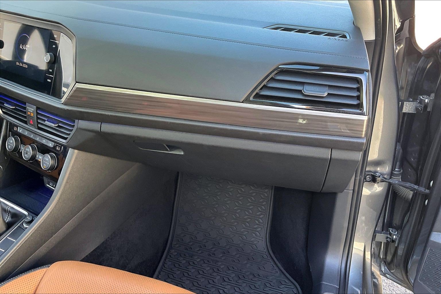 Certified 2023 Volkswagen Jetta SEL FWD image 16