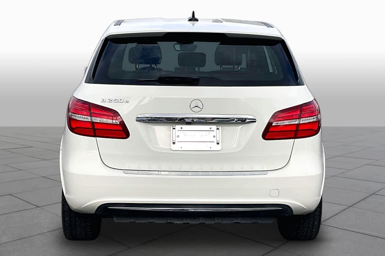 Used 2017 Mercedes-Benz B 250e image 4