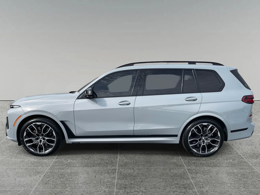 Used 2025 BMW X7 M60i w/ Executive Package image 2