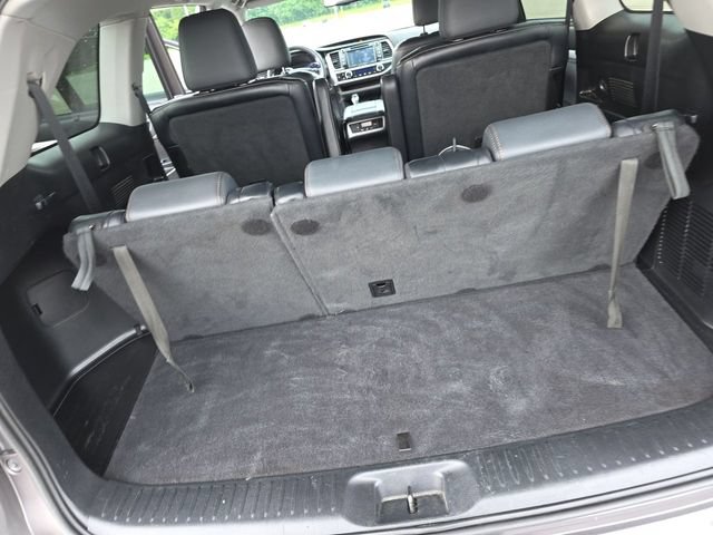 Used 2016 Toyota Highlander XLE AWD/4WD image 30