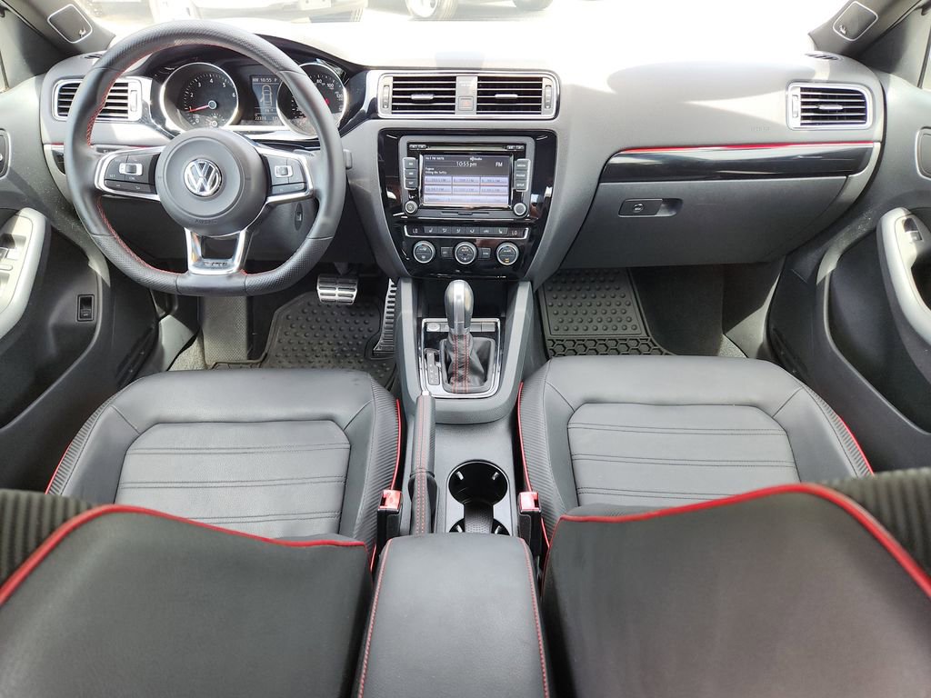 Used 2015 Volkswagen Jetta GLI SE image 12