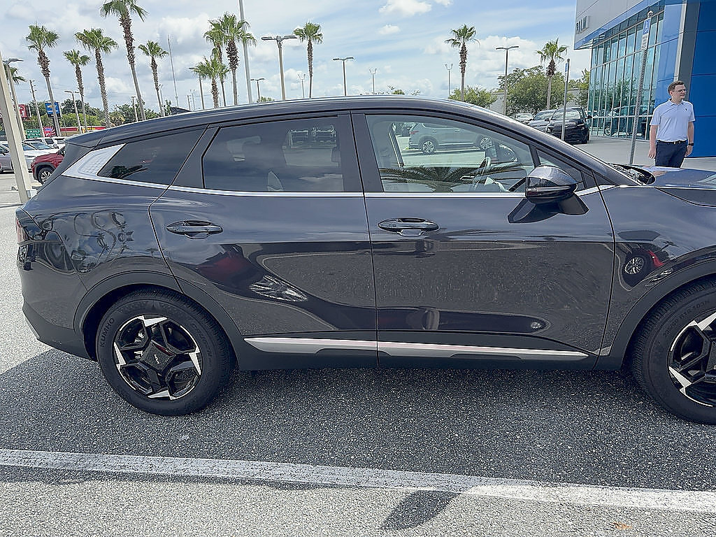 Used 2026 Kia Sportage EX FWD image 25