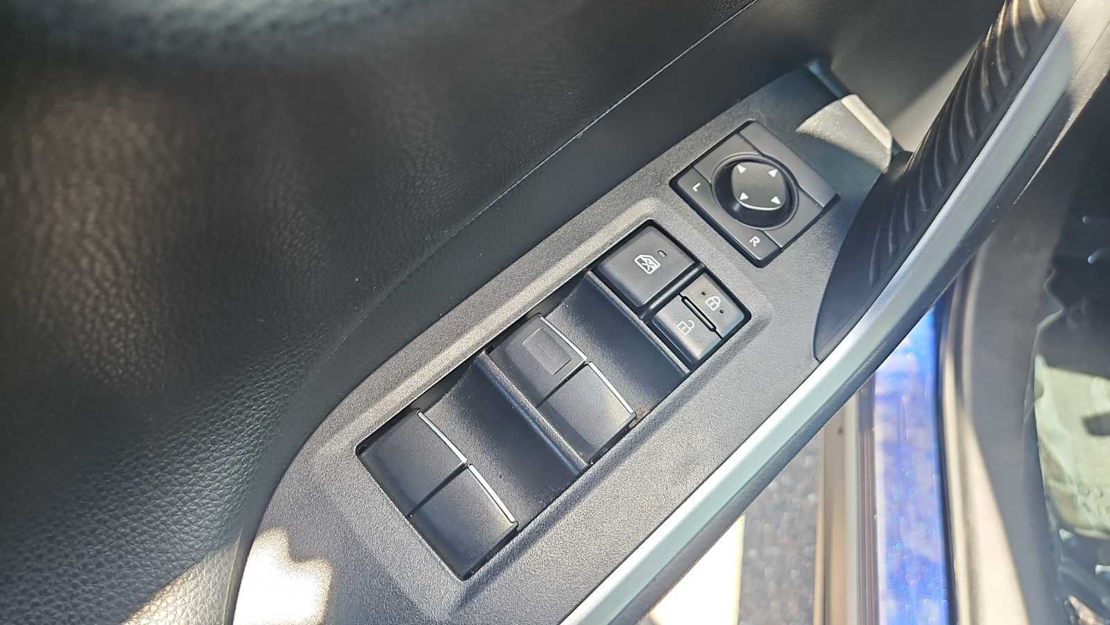 Used 2021 Toyota RAV4 XSE w/ Protection Package (TMS) AWD/4WD image 15