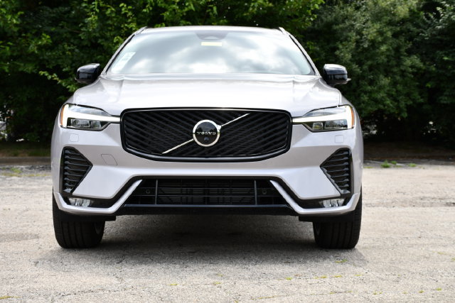 New 2026 Volvo XC60 B5 Plus w/ Protection Package Premier AWD/4WD image 2