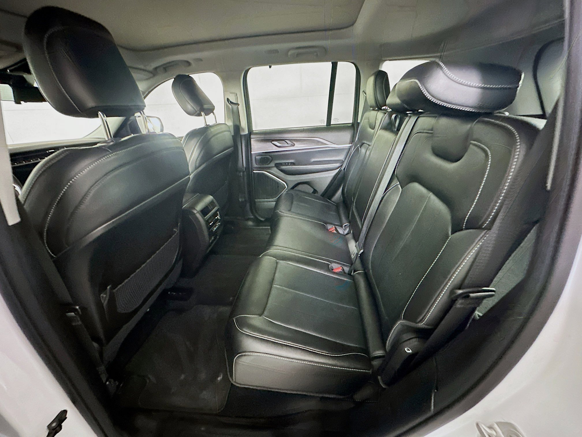 Used 2022 Jeep Grand Cherokee Limited 4xe w/ Luxury Tech Group II image 29