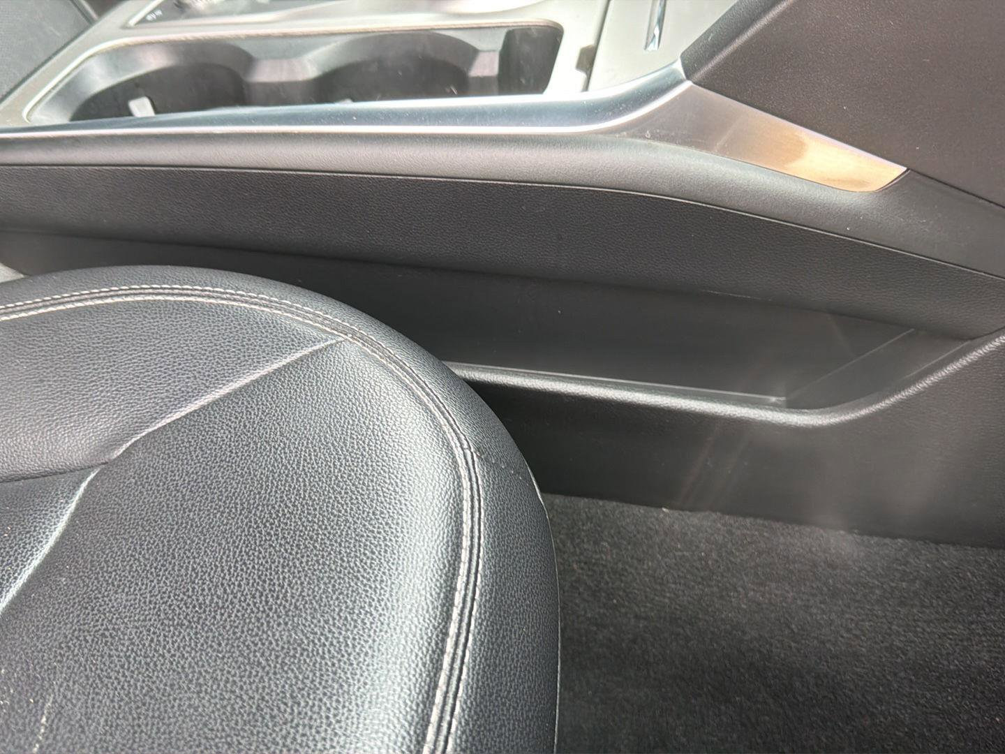 Used 2020 Ford Explorer XLT w/ Equipment Group 202A image 37