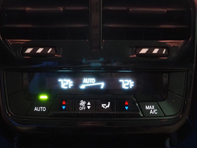 Used 2024 BMW iX xDrive50 w/ Sport Package image 27