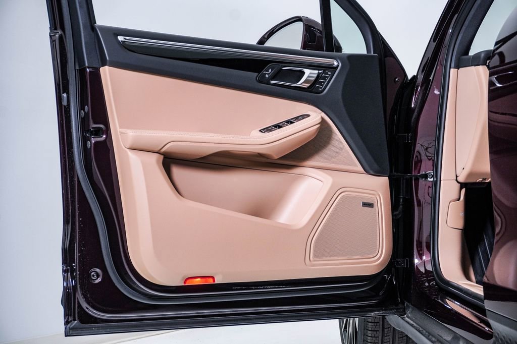 New 2026 Porsche Macan AWD/4WD image 25