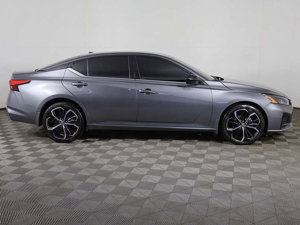 Used 2024 Nissan Altima 2.5 SR AWD/4WD image 15