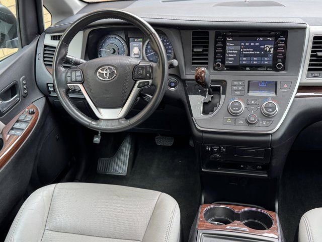Used 2019 Toyota Sienna Limited Premium image 23