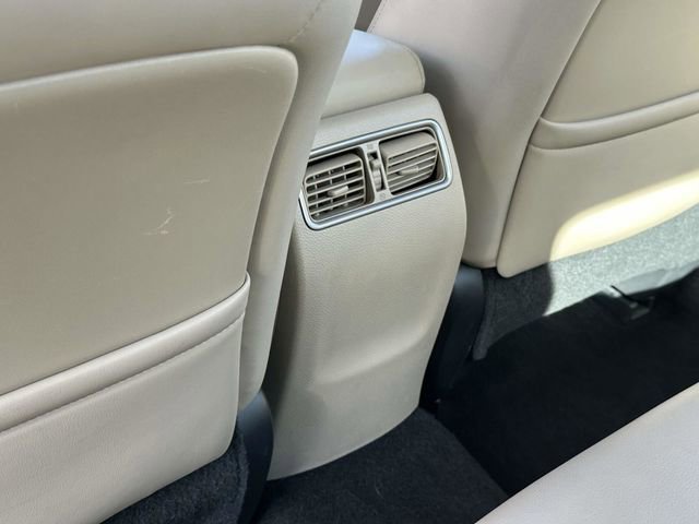 Used 2015 Nissan Altima 2.5 SL w/ Technology Package FWD image 19