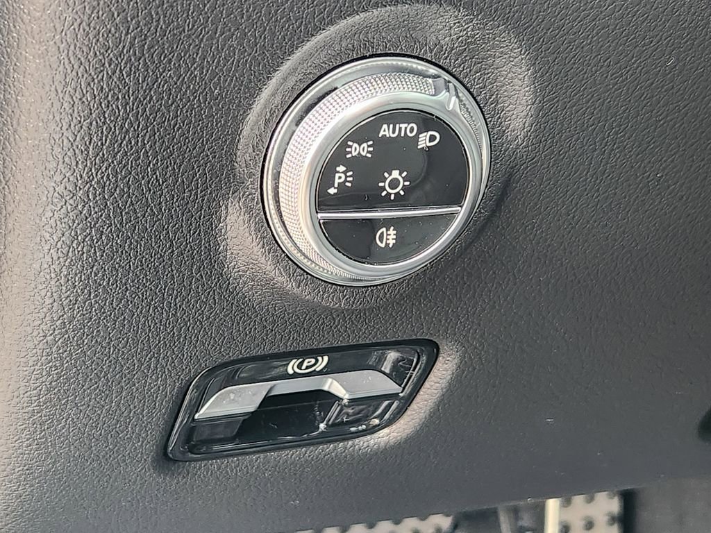 Certified 2023 Mercedes-Benz C 43 AMG 4MATIC Sedan image 21