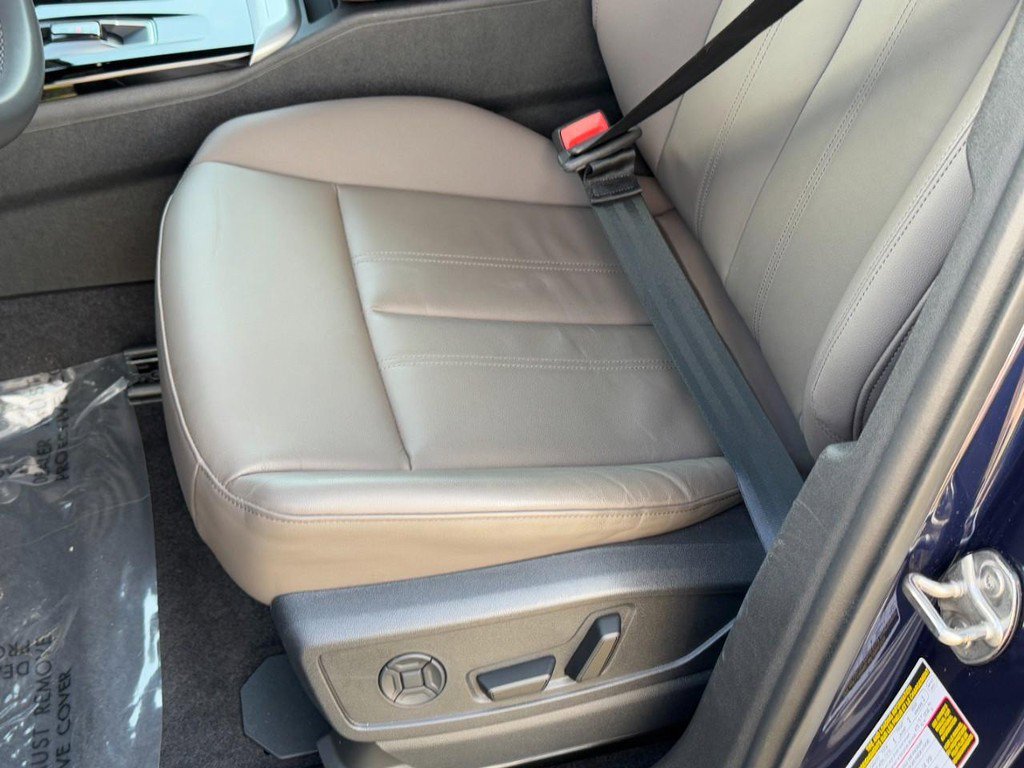 Used 2025 Audi Q5 Premium w/ Convenience Package image 24