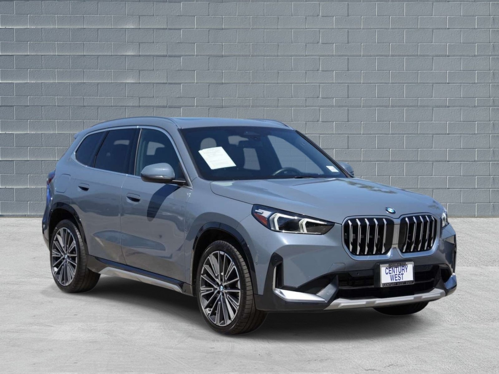 Used 2025 BMW X1 xDrive28i w/ Convenience Package AWD/4WD image 1