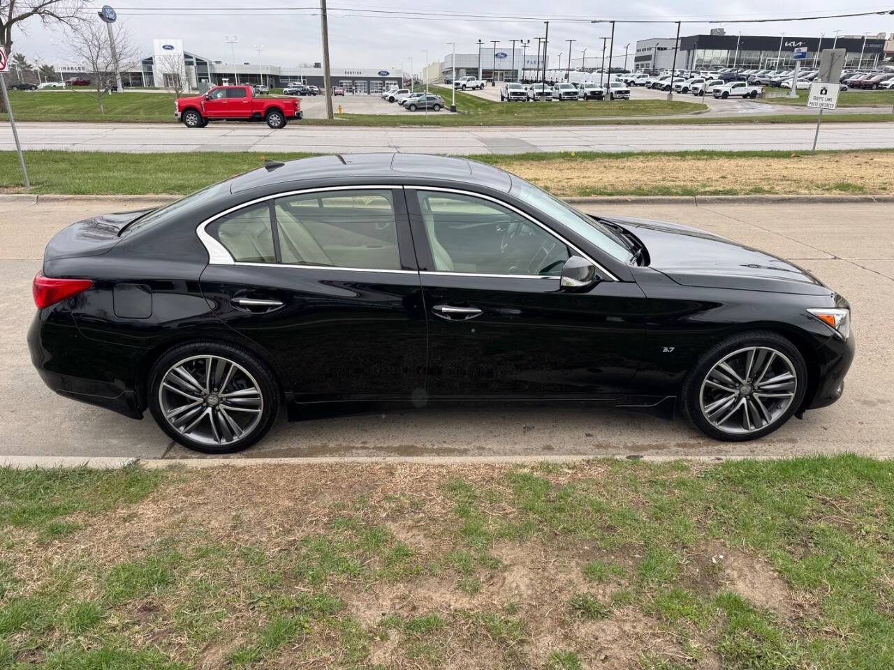 Used 2014 INFINITI Q50 Premium w/ Technology Package image 6