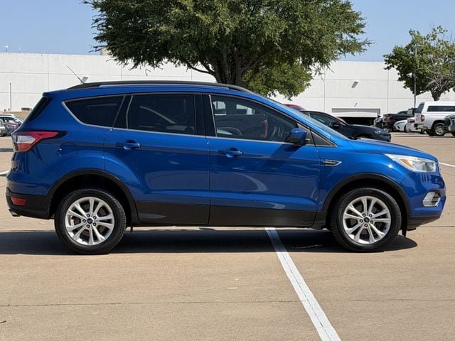 Used 2018 Ford Escape SE FWD image 3