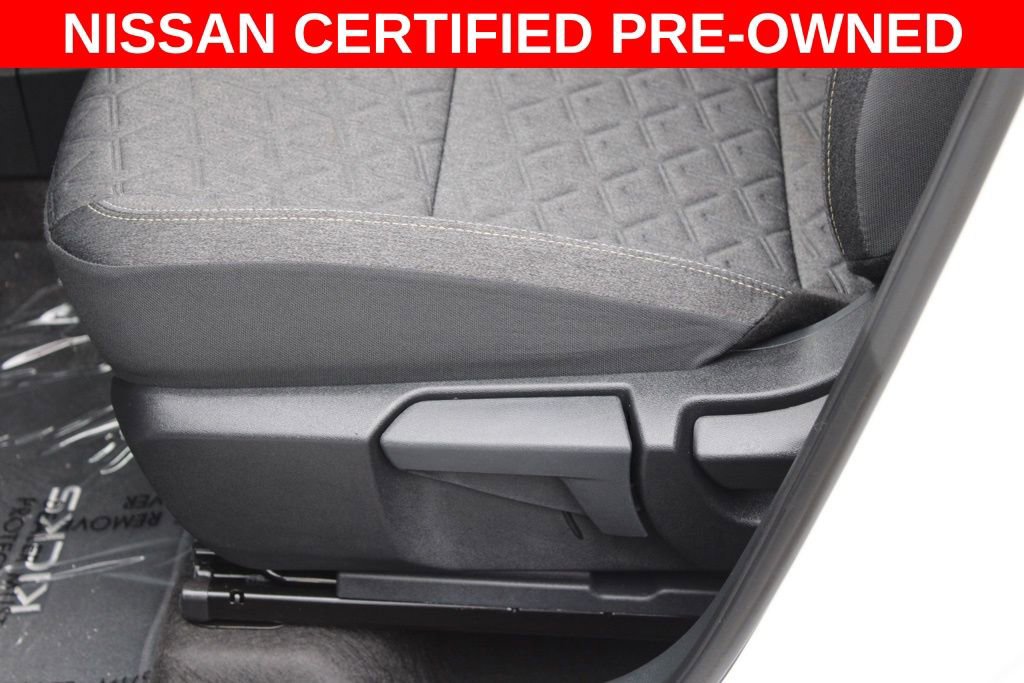 Certified 2025 Nissan Kicks SV image 17