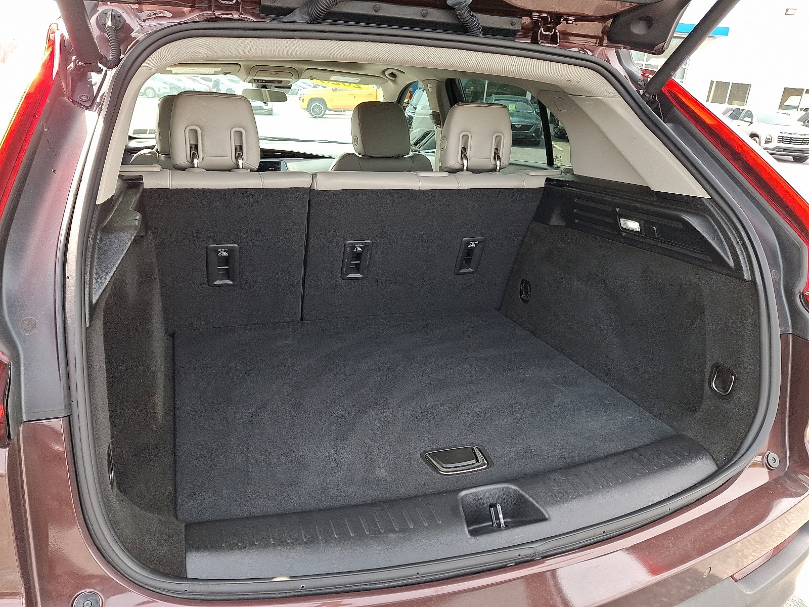 Used 2023 Cadillac XT4 Luxury w/ Cold Weather Package image 22