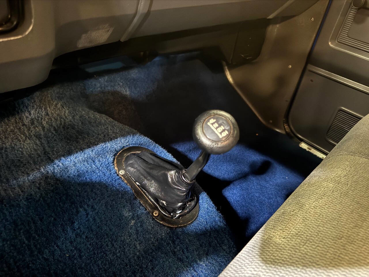 Used 1991 Dodge D/W Truck 250 image 15