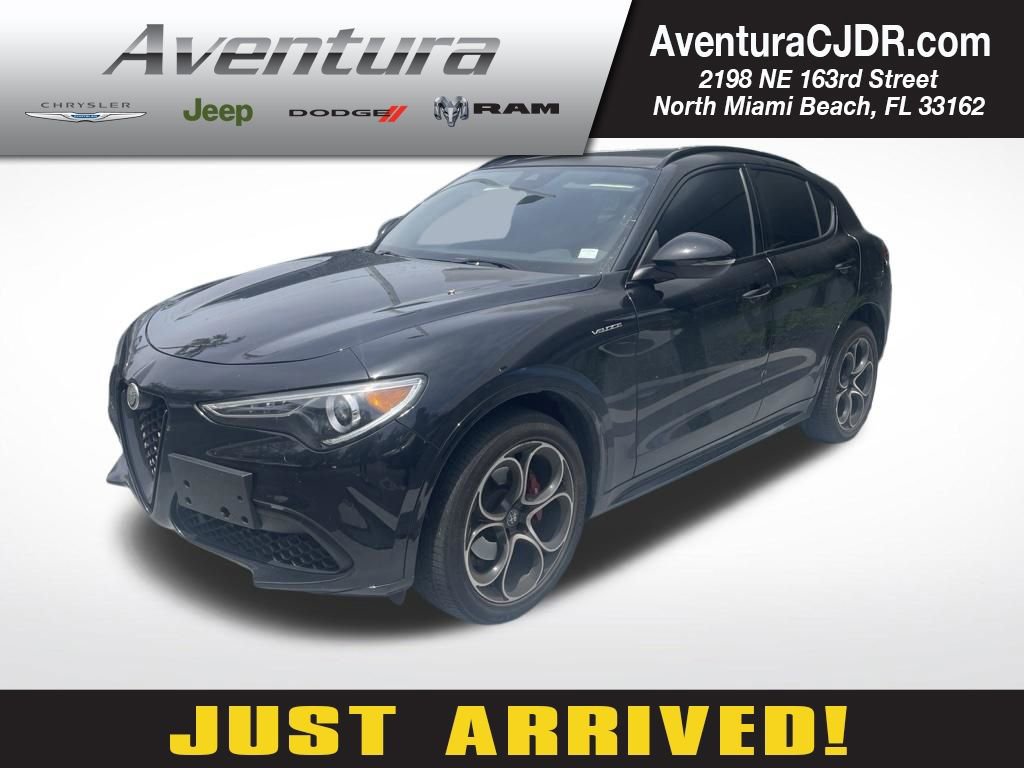 Used 2022 Alfa Romeo Stelvio Veloce AWD/4WD image 1