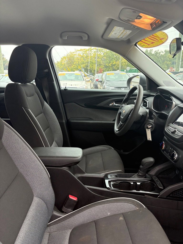 Used 2021 Chevrolet TrailBlazer LS image 16