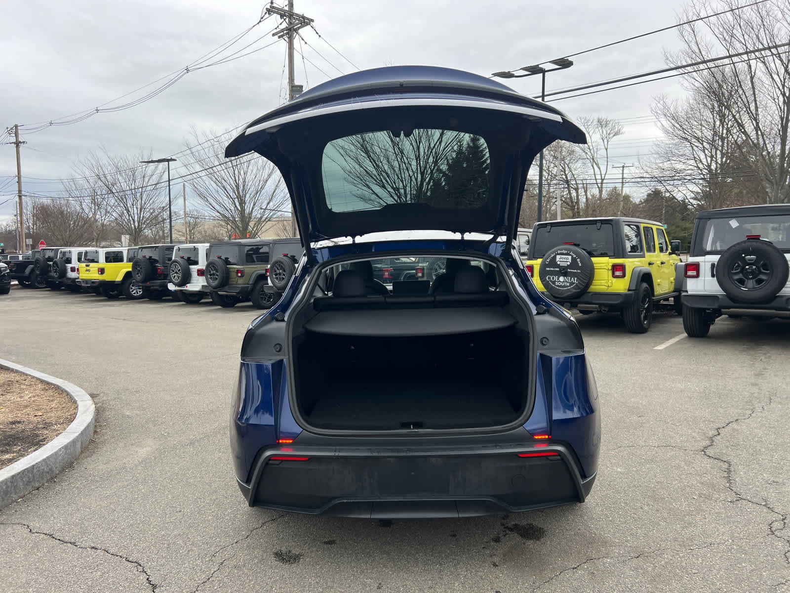 Used 2026 Tesla Model Y 2WD image 38
