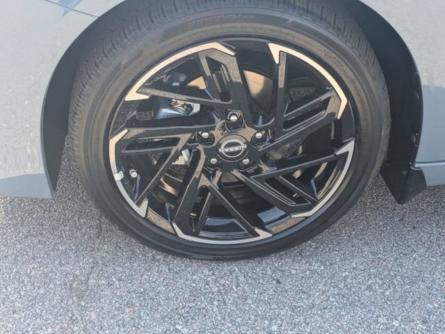 New 2026 Nissan Sentra SR w/ SR Premium Package FWD image 10