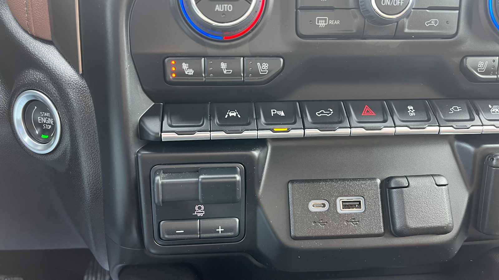 Used 2022 Chevrolet Silverado 1500 High Country image 23