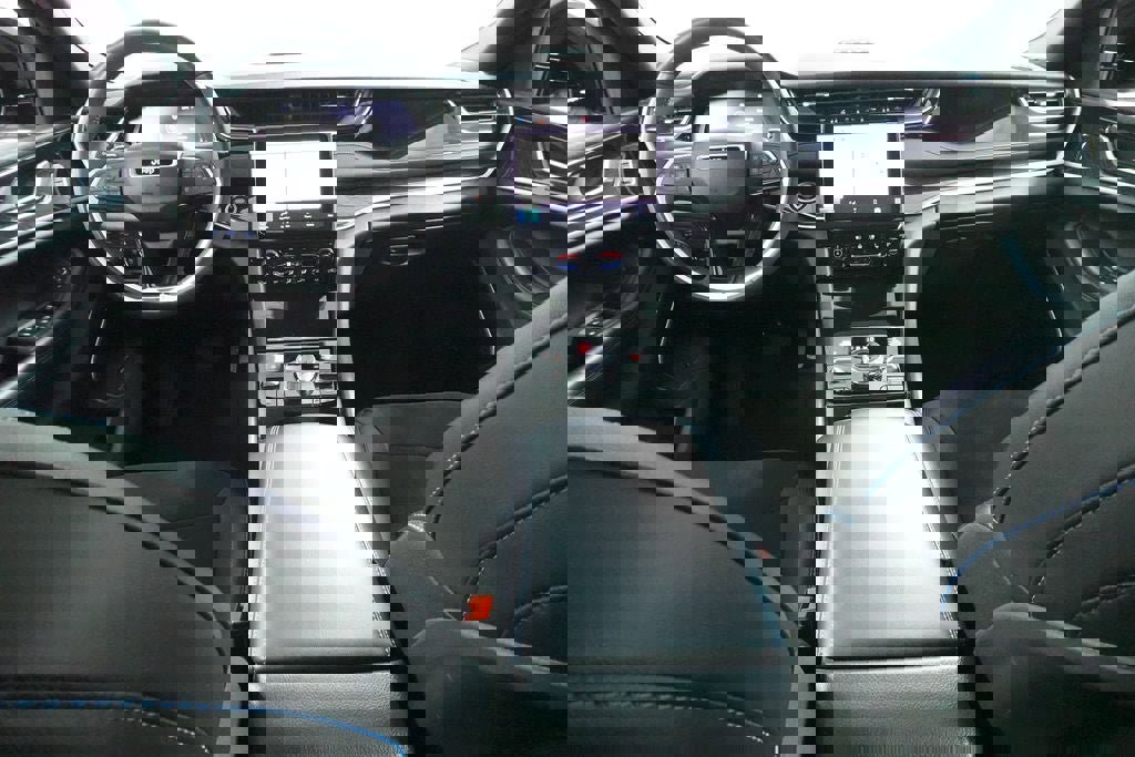 Used 2023 Jeep Grand Cherokee Trailhawk AWD/4WD image 9