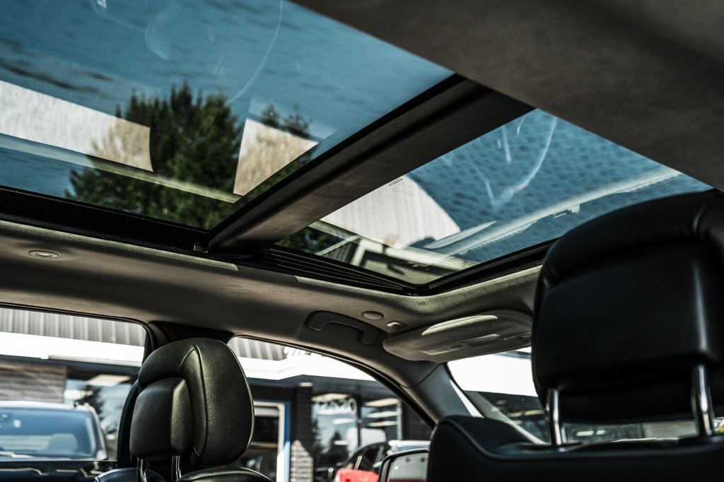 Used 2019 Jeep Grand Cherokee Summit AWD/4WD image 35