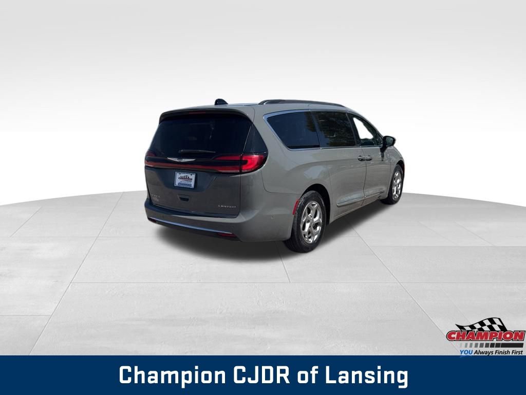 Used 2023 Chrysler Pacifica Limited FWD image 7