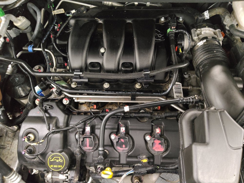 Used 2018 Ford Explorer XLT w/ Equipment Group 202A FWD image 30
