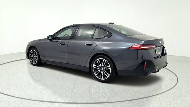 Used 2026 BMW 530i w/ M Sport Package RWD image 6