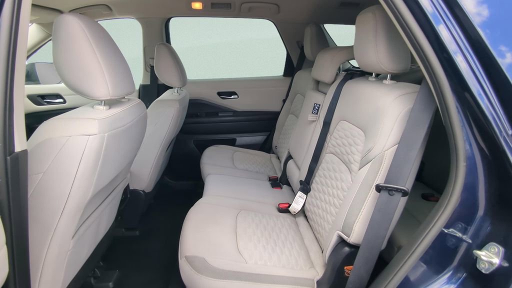 Certified 2022 Nissan Pathfinder SV FWD image 21