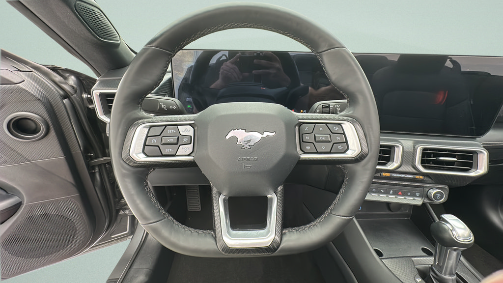 Used 2025 Ford Mustang Premium RWD image 17