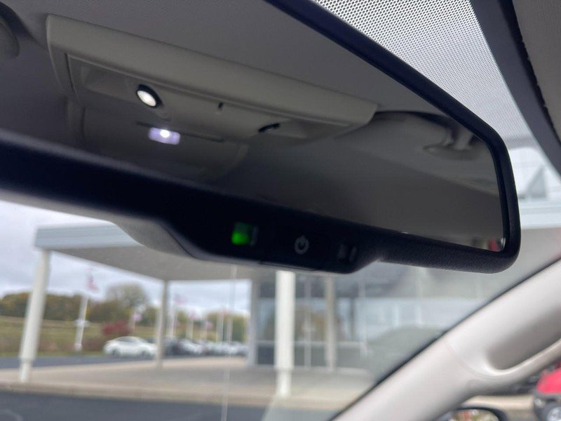 Used 2016 Chrysler Town & Country Touring w/ Driver Convenience Group image 27