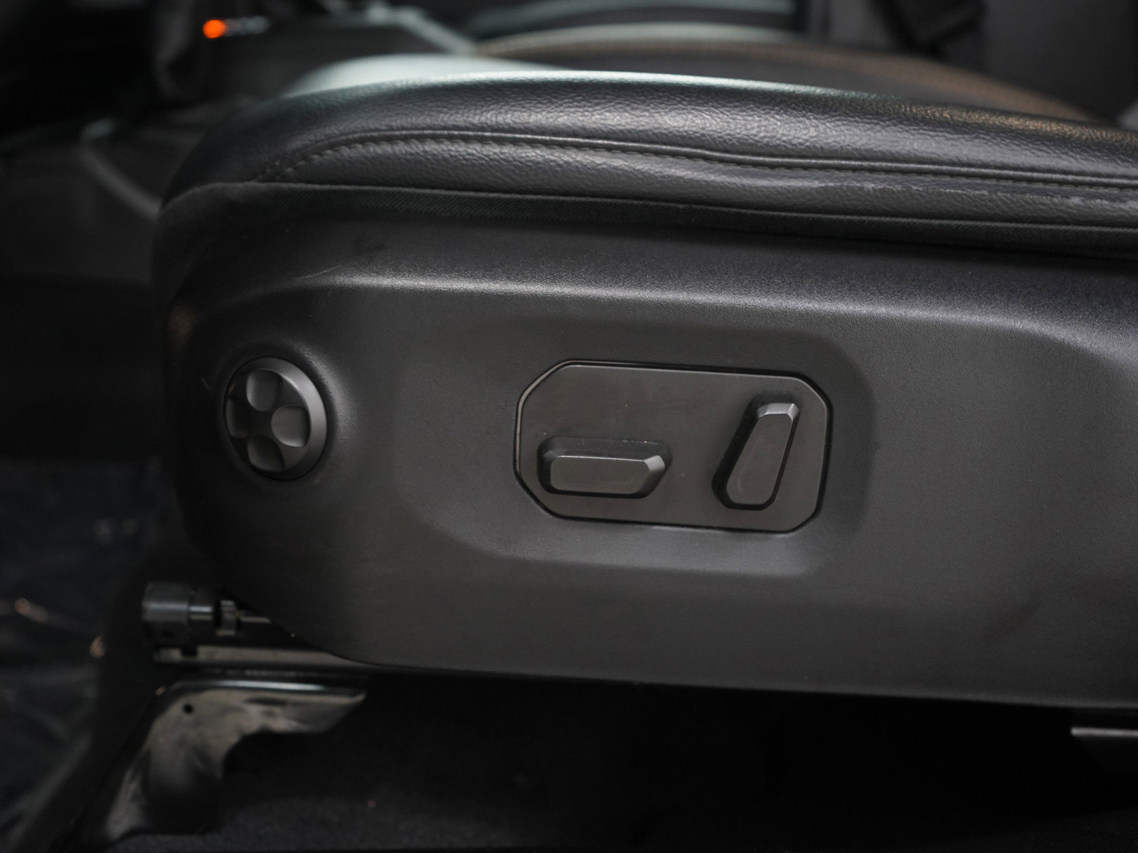 Used 2025 Jeep Wrangler Unlimited Sahara AWD/4WD image 27