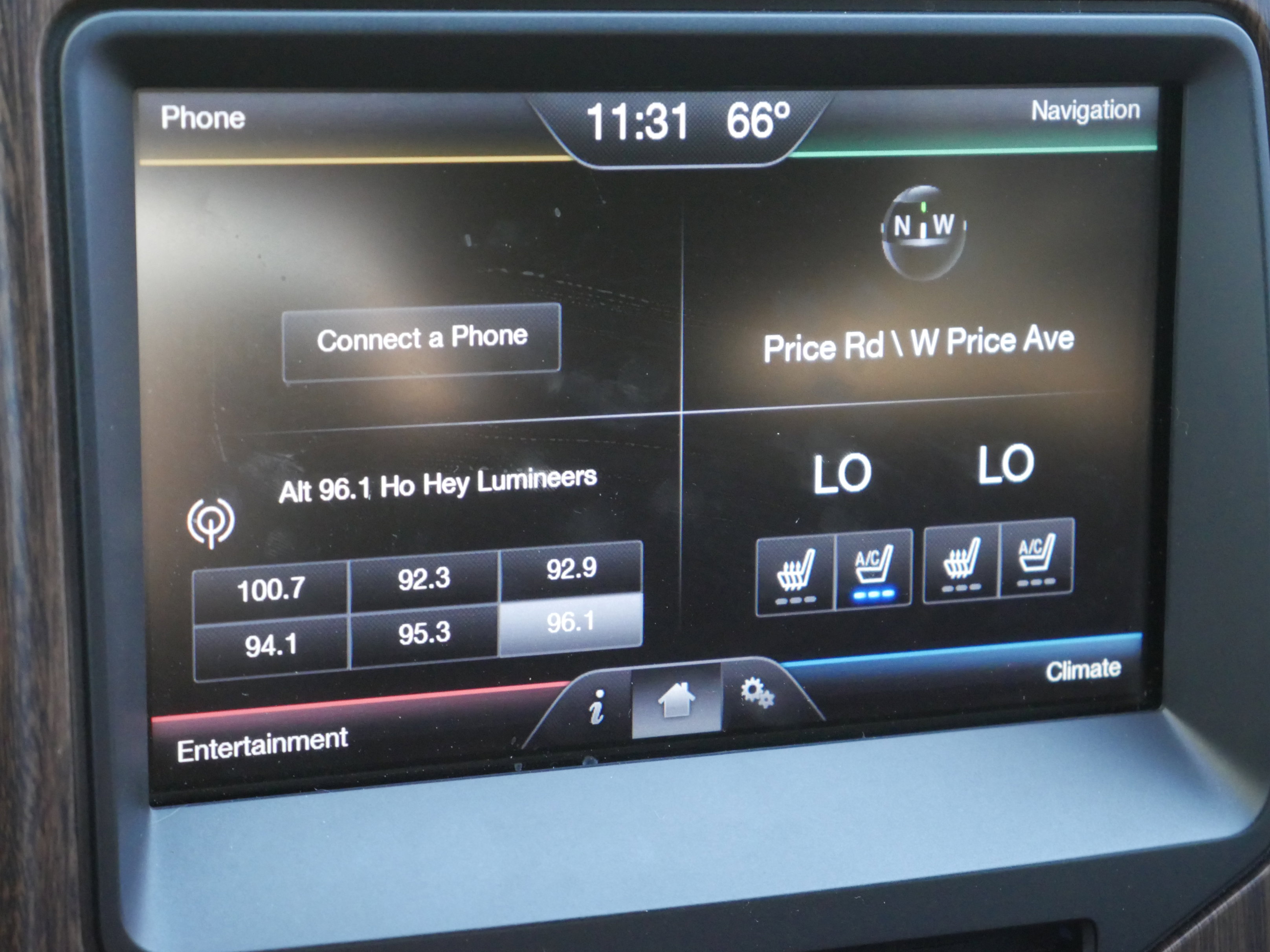 Used 2014 Ford F150 Lariat w/ Equipment Group 502A Luxury AWD/4WD image 13